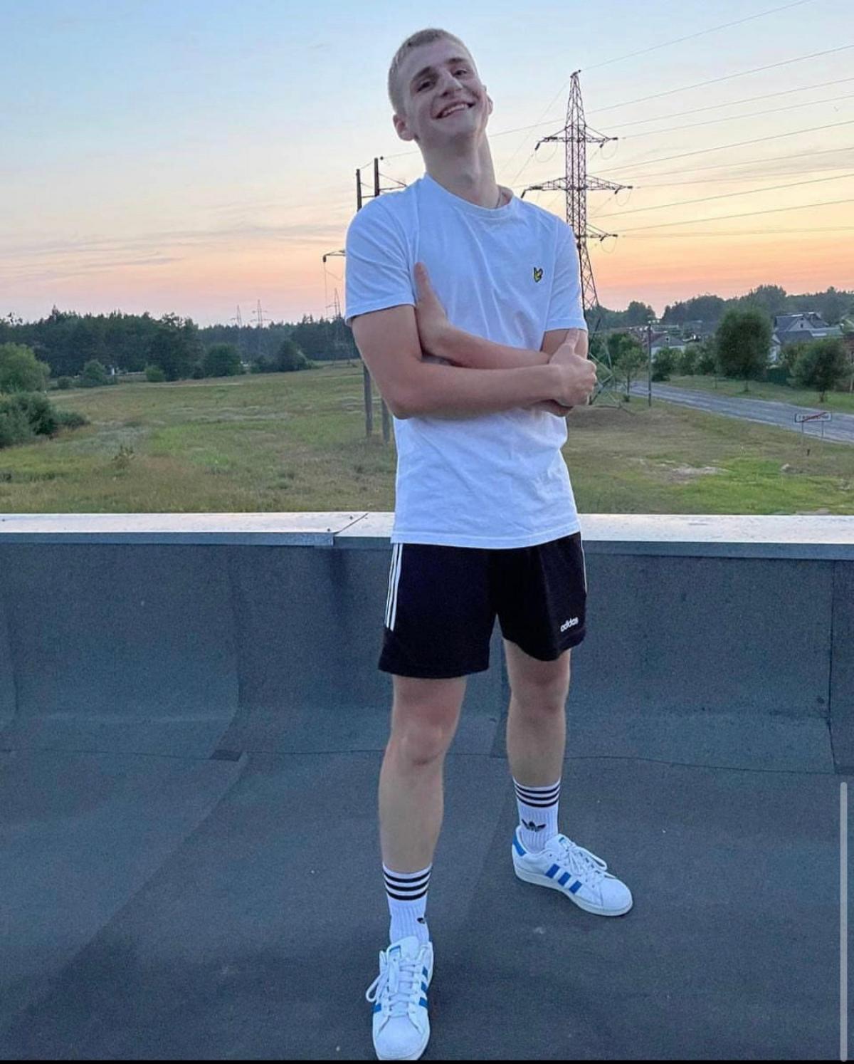 Jinsiy aloqa uchun 45 yoshli issiq ayol Onlayn porno videolar bankka tashrif buyurmasdan